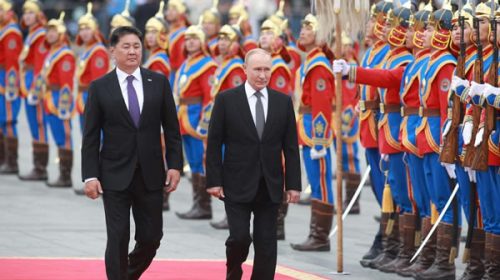 Vladimir Putin visita Mongolia