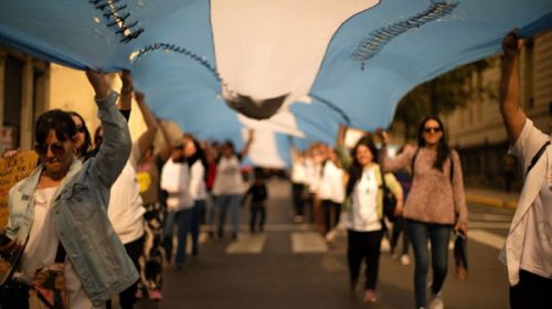 El gobierno convocó a los gremios docentes a retomar el diálogo El gobierno convocó a los gremios docentes a retomar el diálogo