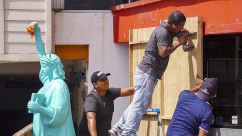 Florida se prepara para una gran evacuación por el huracán Milton