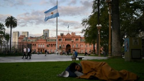 “Empobrecimiento poblacional”: en un año creció la desigualdad y el poder de compra salarial cayó 11%, según la UCA