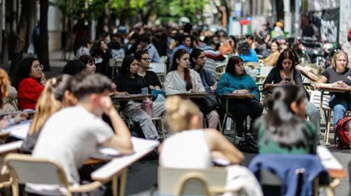 Protestas universitarias: velas, paros y clases públicas en reclamo por el presupuesto 2025
