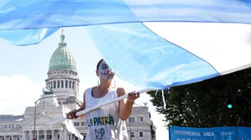 Revelan encuesta que pone en jaque la posición de Milei con universidades