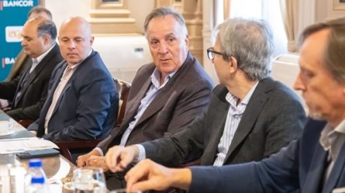 Pese al veto del Congreso, los directores del Nación fueron a vender el banco a Wall Street