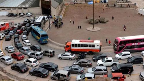 Se duplicaron los “tours de compras” a Chile, la Aduana recalcula y crecen quejas de empresarios Se duplicaron los “tours de compras” a Chile, la Aduana recalcula y crecen quejas de empresarios