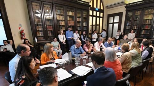 Continúa el análisis del proyecto que establece la reforma del sistema político entrerriano Continúa el análisis del proyecto que establece la reforma del sistema político entrerriano