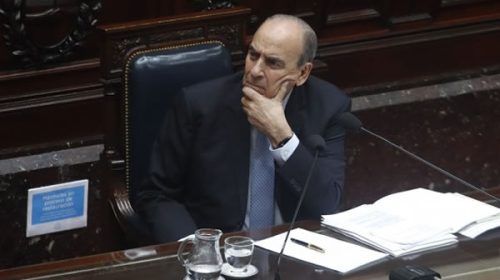 Francos respondió más de 1.000 preguntas por escrito y este miércoles se presenta en el Senado