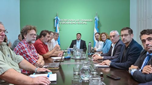 El Gobierno convocó a los estatales a paritaria para este miércoles