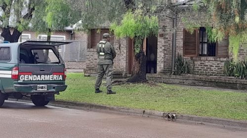 Gendarmería Nacional allana la vivienda familiar del senador Kueider