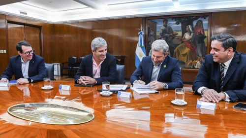 Entre Ríos fue la primera provincia que firmó la carta de intención para adherir al régimen de compensación de deudas con Nación