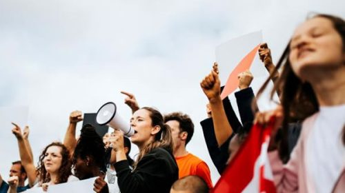 La UBA presentó un informe sobre la libertad de expresión durante el primer año de Milei