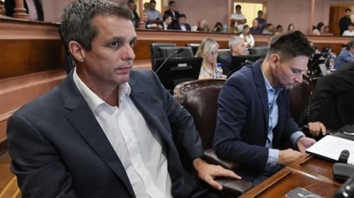 Cresto analiza romper con el bloque en Diputados y suma un dolor de cabeza al PJ