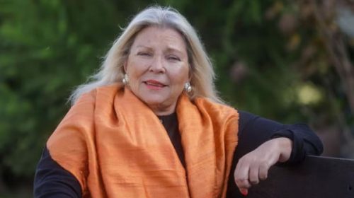 Carrió criticó el vínculo de Milei con EEUU: “Es un bufón de Trump”