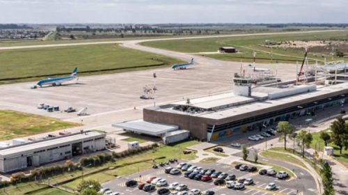 Cierran un aeropuerto internacional clave en Argentina y buscan reemplazo