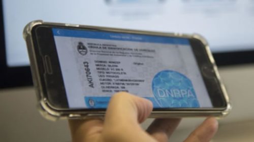 Adiós a la cédula azul para vehículos corporativos: lanzan registro online de autorizados