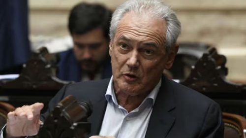 Benedetti anticipó que rechazará los vetos presidenciales en la sesión de este miércoles
