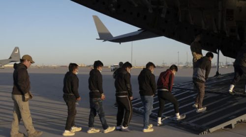 Llegó otro vuelo con argentinos deportados de Estados Unidos