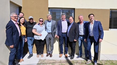 Frigerio entregó viviendas a empleados municipales en Chajarí