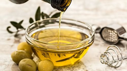 ANMAT prohibió la venta de dos aceites de oliva por irregularidades en su rotulado