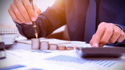 El crédito empresarial se desploma: las altas tasas frenan la economía y amenazan con recesión