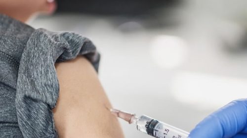 Adelantan la segunda dosis de la vacuna contra el sarampión