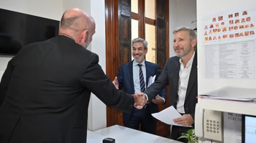 El gobierno provincial presentó el Proyecto de Ley de Presupuesto 2026 El gobierno provincial presentó el Proyecto de Ley de Presupuesto 2026