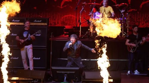 The Guardian destrozó a Javier Milei por “hacerse pasar por estrella de rock mientras la economía se desploma”