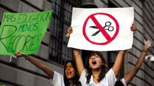 Ajuste en Educación: En el departamento Federación suprimieron 225 horas en 16 establecimientos