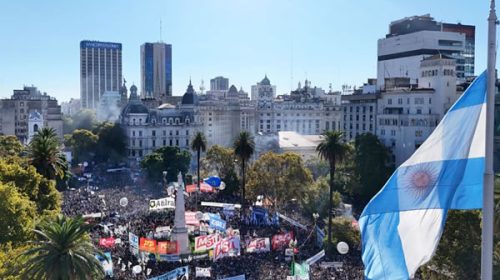 Una marcha gigantesca como respuesta a la provocación del Gobierno: «Que digan dónde están»