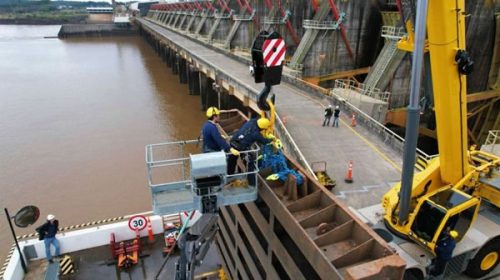 Salto Grande llama a licitación para renovar equipos de transmisión en 4 subestaciones