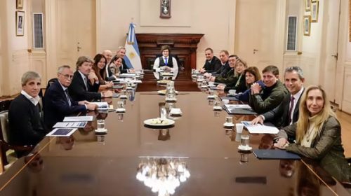 Ministros y secretarios de Milei duplicaron su sueldo en los primeros meses del año: aumento de 123%