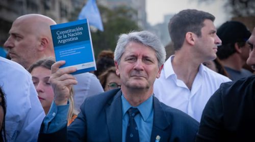 Medios internacionales advierten por la crisis salarial docente en Argentina Medios internacionales advierten por la crisis salarial docente en Argentina