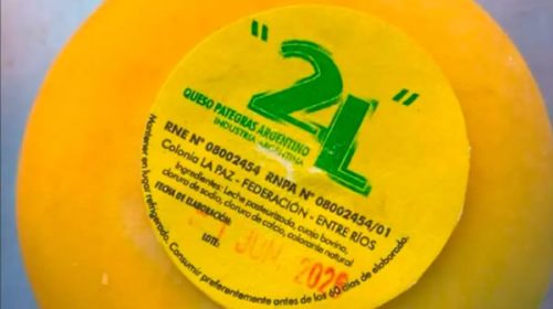 Prohíben la comercialización de una marca de queso por irregularidades sanitarias
