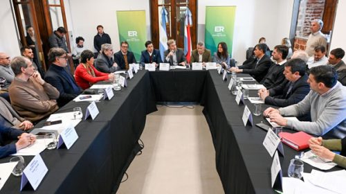 El gobernador anunció medidas de alivio para el sector turístico