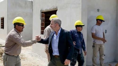 Frigerio recorrió la obra de 10 viviendas destinadas personal policial en Chajarí Frigerio recorrió la obra de 10 viviendas destinadas personal policial en Chajarí